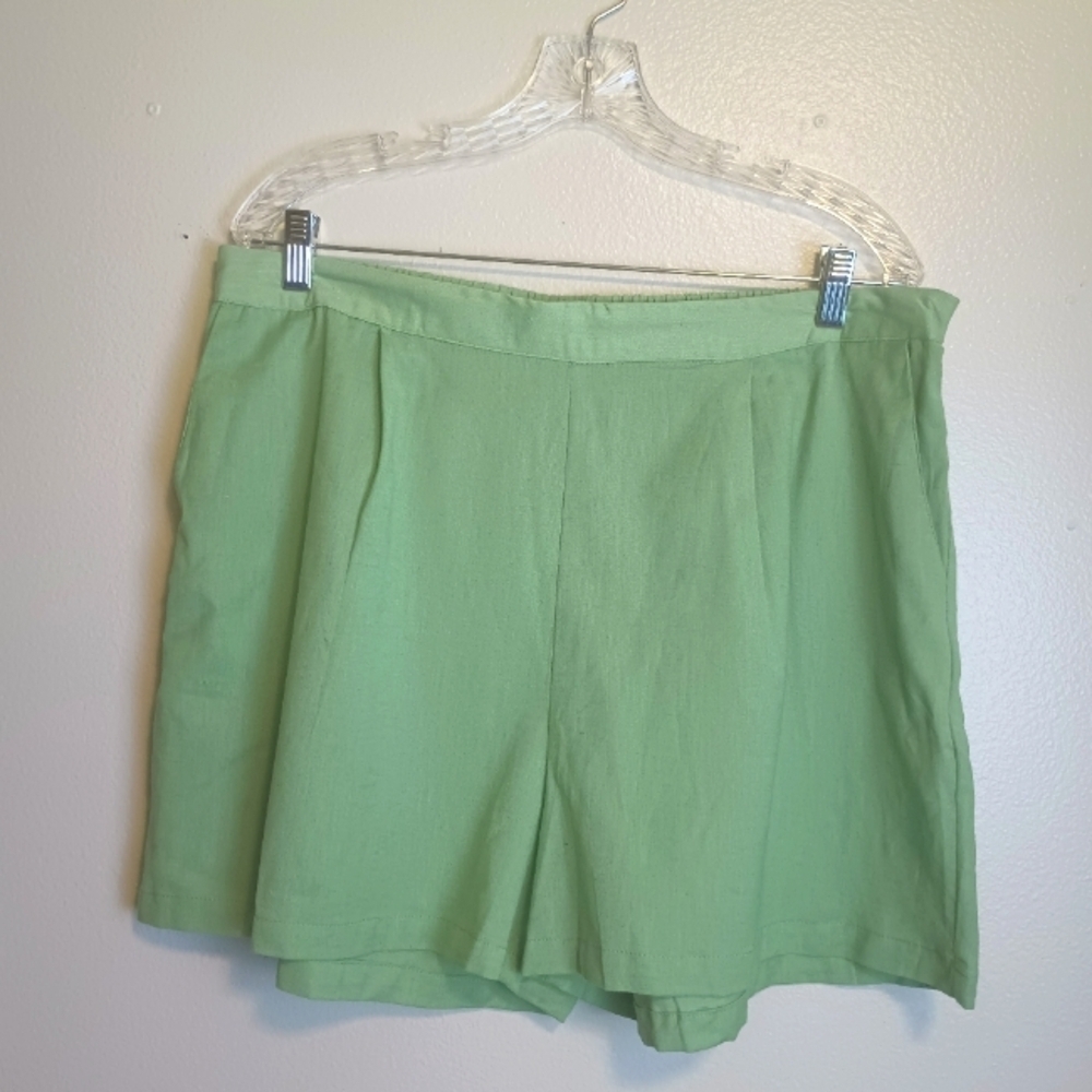 Pretty Little Thing Linen Look Oversized Floaty Shorts Size 10